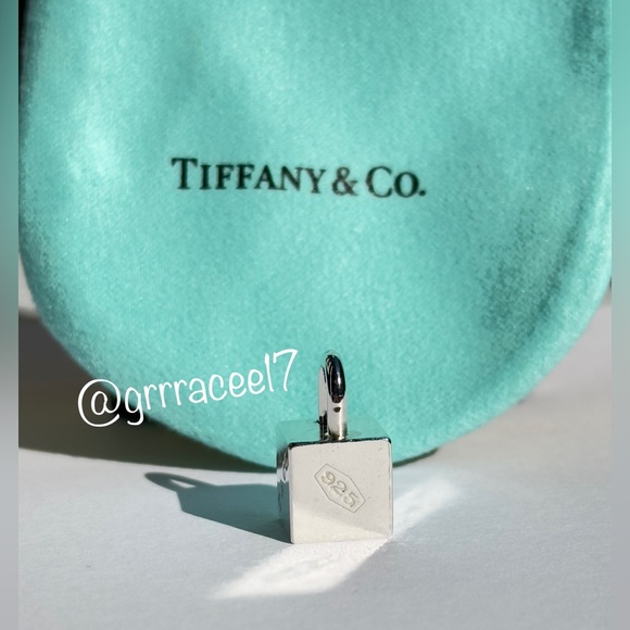 AUTH RARE vintage Tiffany & Co. 1837 cube charm/pendant✨ - Picture 7 of 16